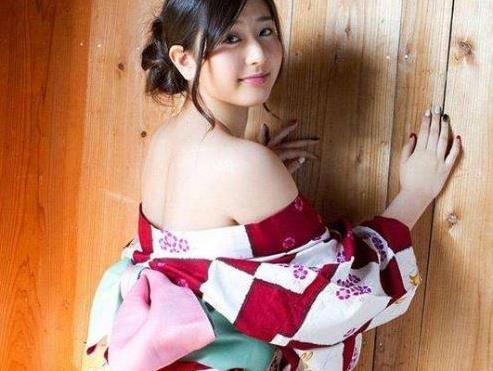 日本女人婚后在外维持“吻友”关系：不时相约亲吻（图）