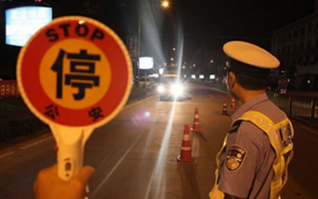 闯红灯如何处罚2018：解读六种闯灯情况（图）