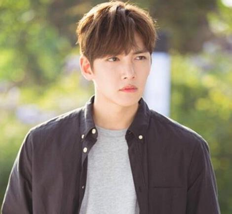 男生短发精神帅气发型欣赏2018（组图）