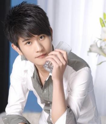 男生短发精神帅气发型欣赏2018（组图）