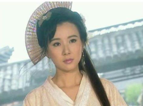 49岁不老女神萧蔷恋情曝光:90后男友显老不般配 49岁不老女神萧蔷恋情曝光:90后男友显老不般配