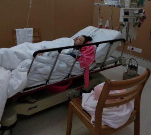 刘雨欣疑因家暴自杀:疑换抑郁令人心疼担忧(图) 刘雨欣疑因家暴自杀:疑换抑郁令人心疼担忧(图)