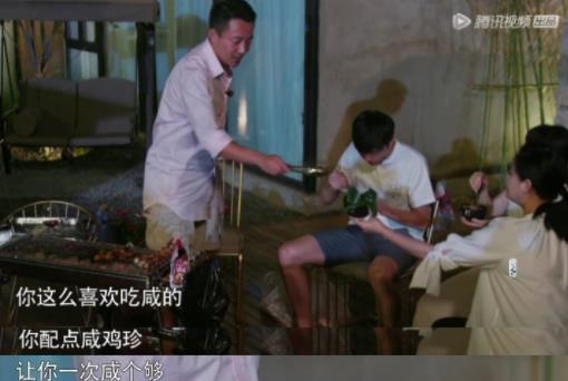 汪小菲醉后判若两人:一喝酒胆子变大开始个人秀(图) 汪小菲醉后判若两人:一喝酒胆子变大开始个人秀(图)