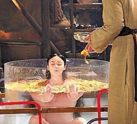 明星怎么拍洗澡戏：洗澡也玩套路（图）