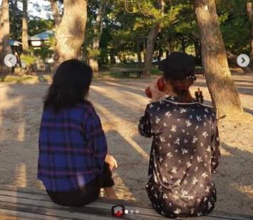 蔡依林穿睡衣出门：一套蓝色碎花睡衣好身材盖不住