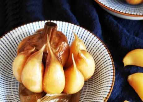 正宗糖蒜的腌制方法：简单这样腌不蔫不坏还超脆