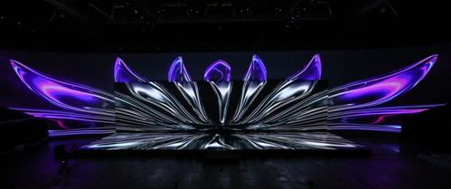 这场MoCA艺术展，把艺术大师与300位素人巧妙连接