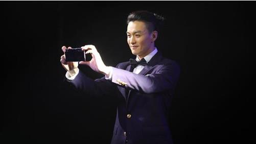 这场MoCA艺术展，把艺术大师与300位素人巧妙连接