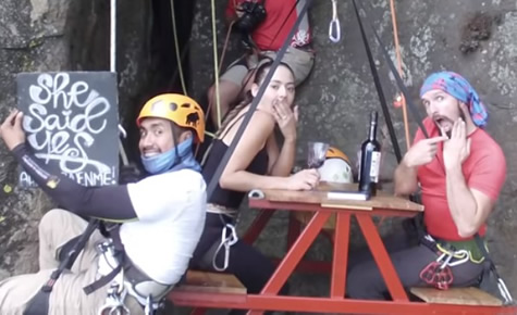 330英尺高空求婚:一个野餐长凳完成一场完美求婚 330英尺高空求婚:一个野餐长凳完成一场完美求婚