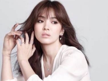 亚洲最美女神TOP10:桑妮·黎翁曾从事色情行业 亚洲最美女神TOP10:桑妮·黎翁曾从事色情行业