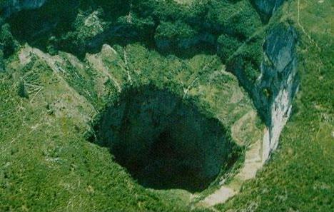 末日天坑盘点：一个神秘巨洞里面存在什么（图）