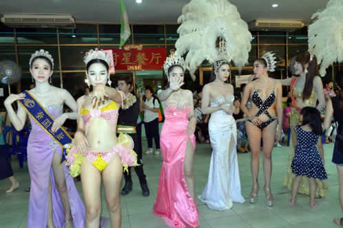 人妖图片:人妖展现不一样的美女(图) 人妖图片:人妖展现不一样的美女(图)