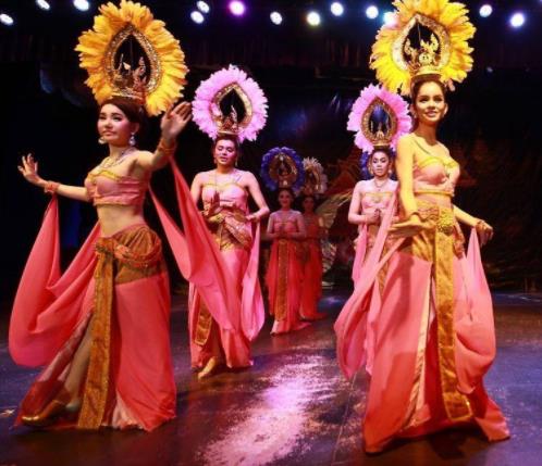 人妖图片：人妖展现不一样的美女（图）