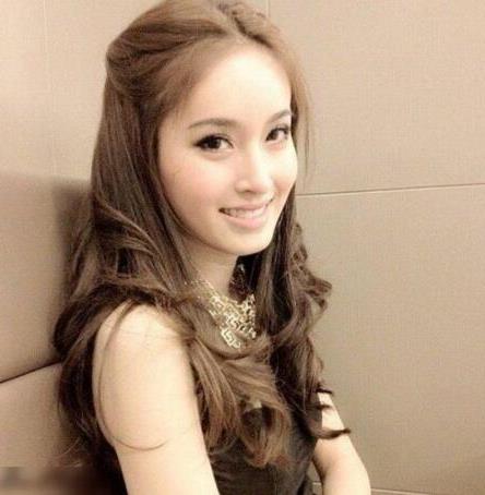 泰国最美人妖皇后