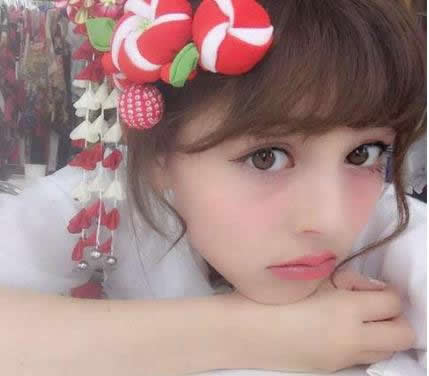 日本混血美女：母亲是日本人的混血美女（图）