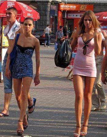 世界上最缺男人的国家：男女比例失调就剩美女了