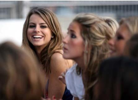 世界上最缺男人的国家：男女比例失调就剩美女了