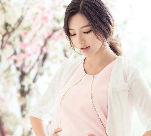 陈雅婷一袭肉色薄纱长裙风光:陈雅婷个人资料图片简介 陈雅婷一袭肉色薄纱长裙风光:陈雅婷个人资料图片简介