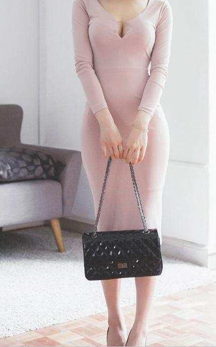 紧身裙尽显女人的曼妙身姿:紧而不露又迷人(图) 紧身裙尽显女人的曼妙身姿:紧而不露又迷人(图)