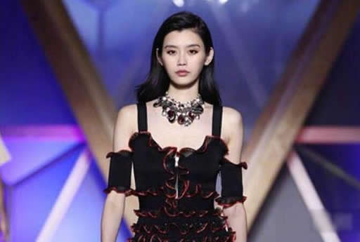 奚梦瑶免试参加维密：曝光原因及2018年维密名单