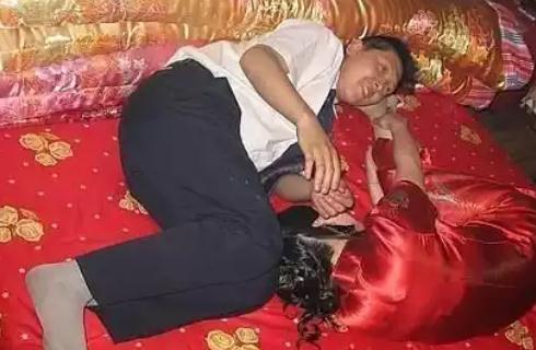 闹洞房的招式营造洞房气氛：洞房之夜做的事（图）