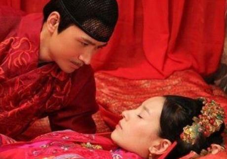 闹洞房的招式营造洞房气氛：洞房之夜做的事（图）