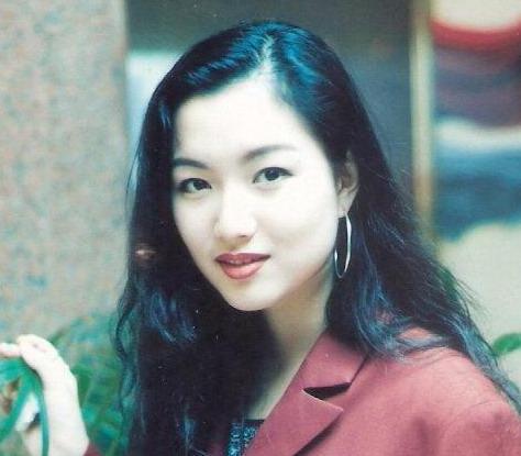 郑秀文年轻时的照片：郑秀文经历剧照和生活照片