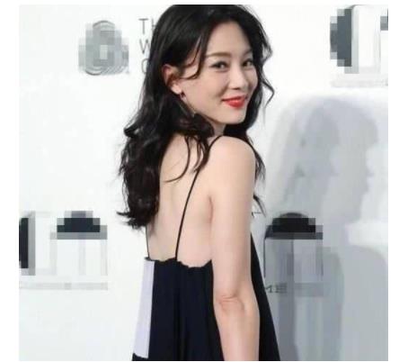 41岁陈数机场甜笑似少女:皮肤白罕见真空装出席活动 41岁陈数机场甜笑似少女:皮肤白罕见真空装出席活动