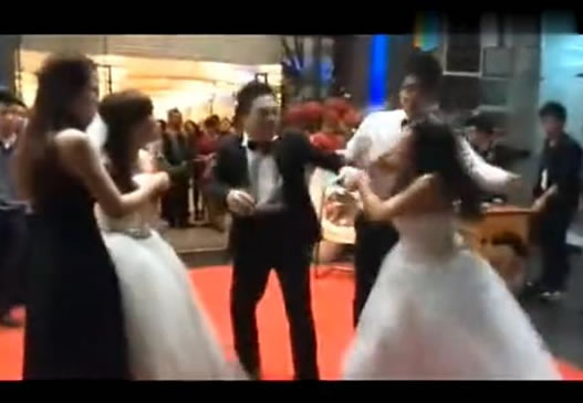 两个新娘婚礼厮打:一场婚礼来了两个新娘且都怀孕了 两个新娘婚礼厮打:一场婚礼来了两个新娘且都怀孕了