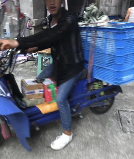 快递取件强暴客户：完事后继续送快递（图）