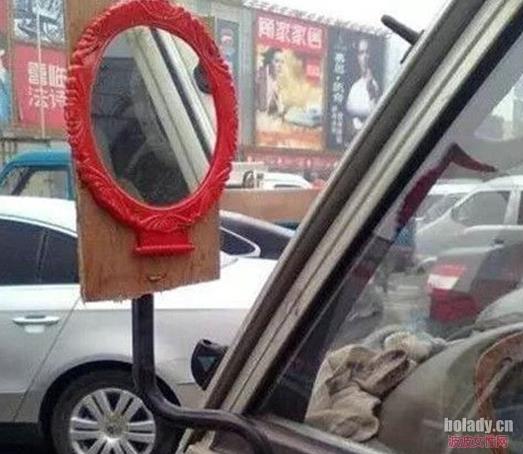最牛的后视镜！目测司机是女的