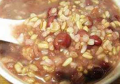 五谷杂粮粥：养颜美容调节身体（分享十种搭配做法）