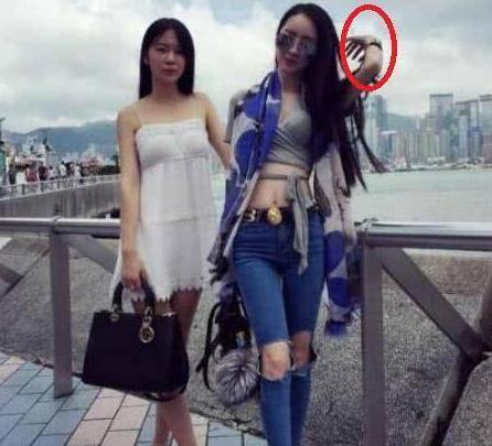 好好的衣服，硬是让你穿出了丐帮的气势啊