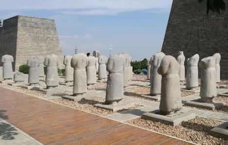 揭秘武则天守陵石像为何都没头：三种猜想解读