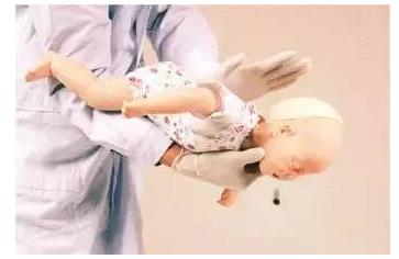 鱼刺卡到喉咙!救了100万人的方法!建议收藏 鱼刺卡到喉咙!救了100万人的方法!建议收藏