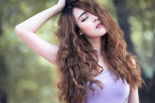 轻浮是什么意思：爱情中避免男人轻浮女人别做这事