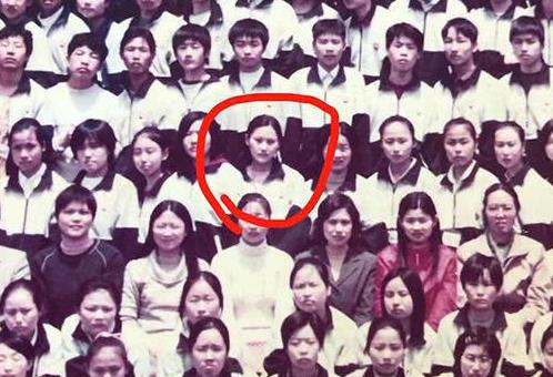 张馨予初中毕业照:上幼儿园照片肉嘟嘟,15岁照片精致 张馨予初中毕业照:上幼儿园照片肉嘟嘟,15岁照片精致