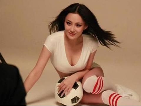 张馨予初中毕业照:上幼儿园照片肉嘟嘟,15岁照片精致 张馨予初中毕业照:上幼儿园照片肉嘟嘟,15岁照片精致