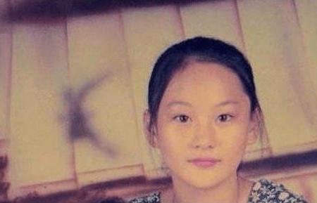 张馨予初中毕业照:上幼儿园照片肉嘟嘟,15岁照片精致 张馨予初中毕业照:上幼儿园照片肉嘟嘟,15岁照片精致