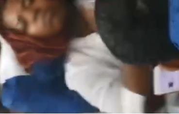 外籍女子火车霸座（图）