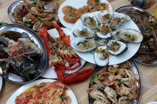 吃海鲜应该和什么一起吃：海鲜搭配这物更营养美味