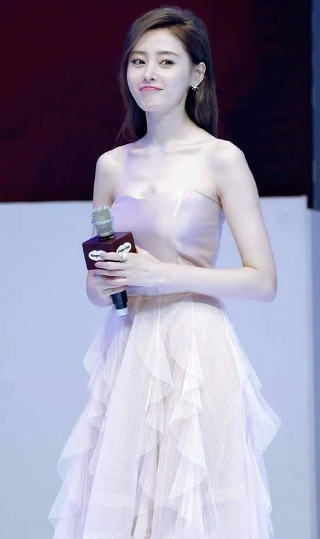 张天爱唯美裸色女神装:仙女的气质(图) 张天爱唯美裸色女神装:仙女的气质(图)