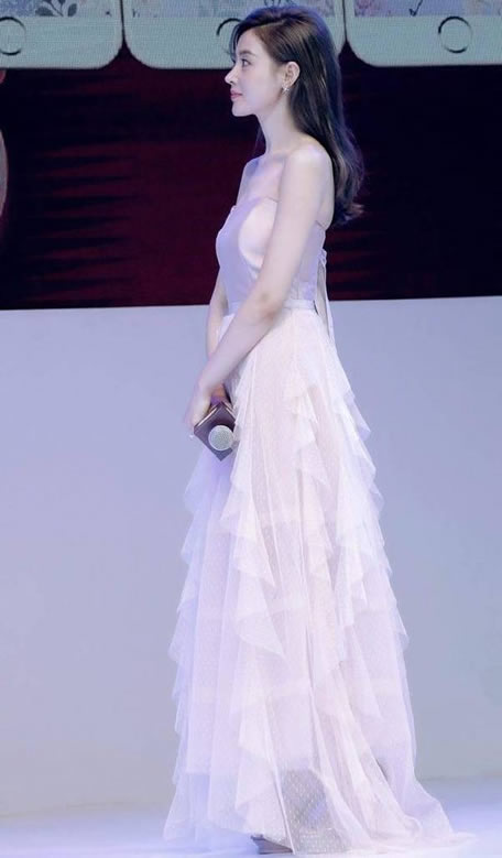 张天爱唯美裸色女神装:仙女的气质(图) 张天爱唯美裸色女神装:仙女的气质(图)