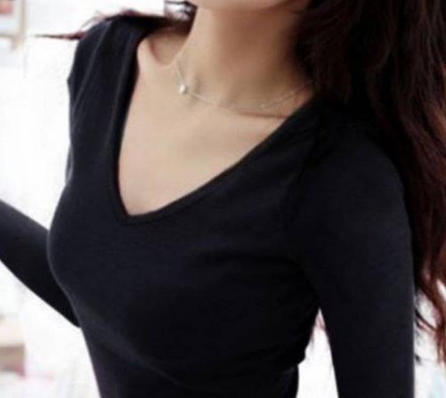 2018秋季流行的女T恤：女人诱人气质有范儿