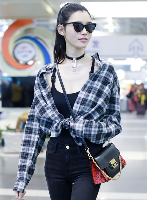 奚梦瑶梳马尾超清爽（组图）