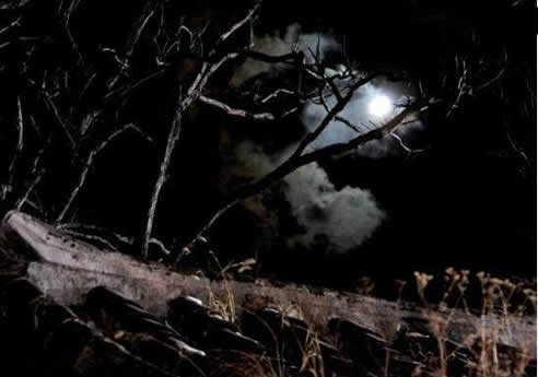 小孩眼睛为什么能看见鬼:封门村1963枕边鬼脸和太师椅 小孩眼睛为什么能看见鬼:封门村1963枕边鬼脸和太师椅