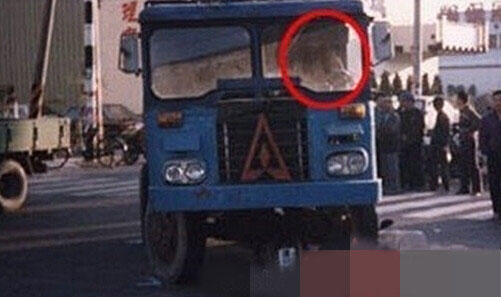 灵异事件图片：这些照片太诡异了（慎点）