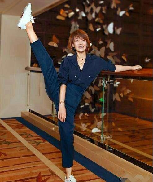 马伊琍秀一字马：韧性十足,明星一字马大盘点（图）