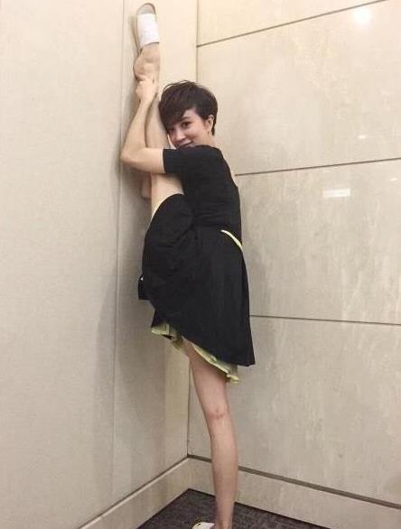 马伊琍秀一字马：韧性十足,明星一字马大盘点（图）