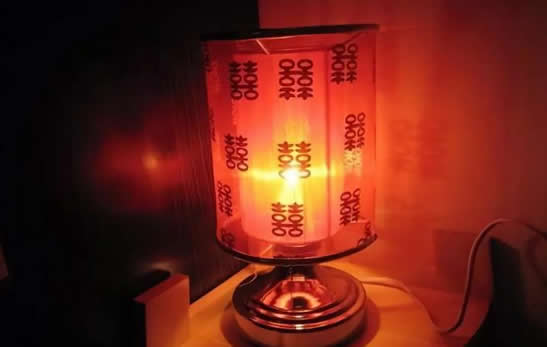 农村闹洞房太疯狂奇葩：新娘被袭胸还当众脱内裤